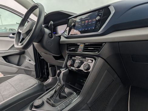 Used 2023 Volkswagen Taos SE image 22