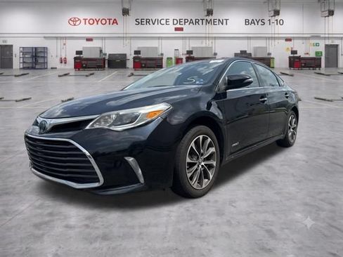 Used 2018 Toyota Avalon XLE Premium FWD image 4