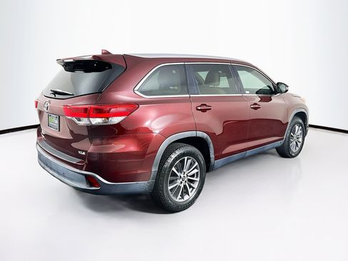 Used 2019 Toyota Highlander XLE FWD image 9