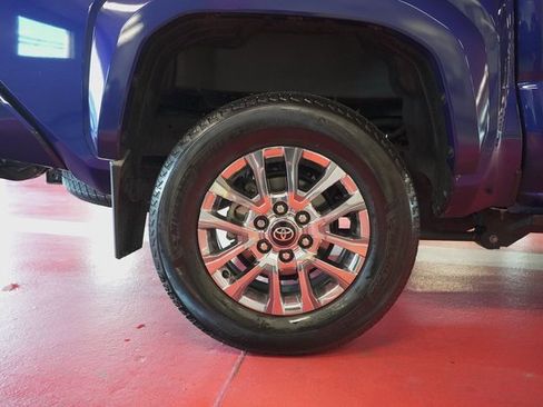 Used 2024 Toyota Tacoma Limited image 29
