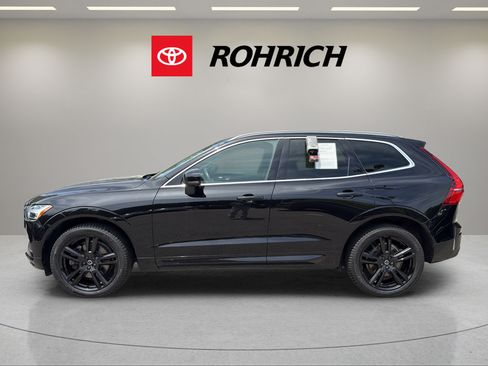 Used 2021 Volvo XC60 T6 Momentum w/ Premium Package AWD/4WD image 9
