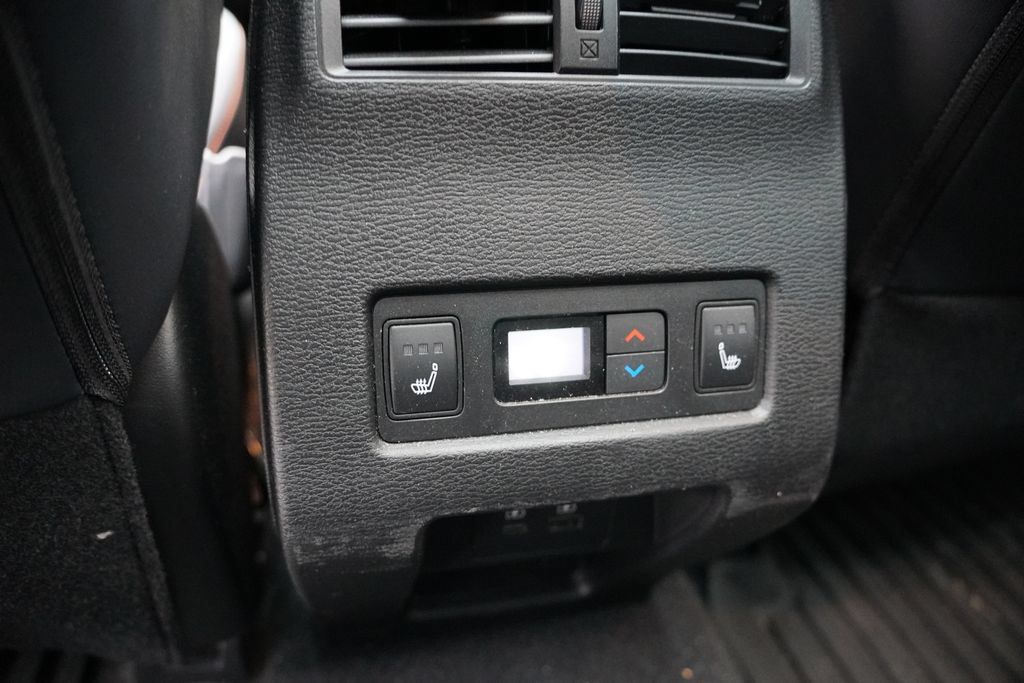 Used 2024 Mitsubishi Outlander SEL AWD/4WD image 4