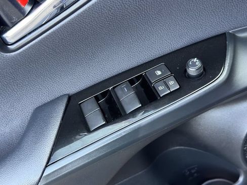 Used 2022 Toyota Prius Prime LE FWD image 22