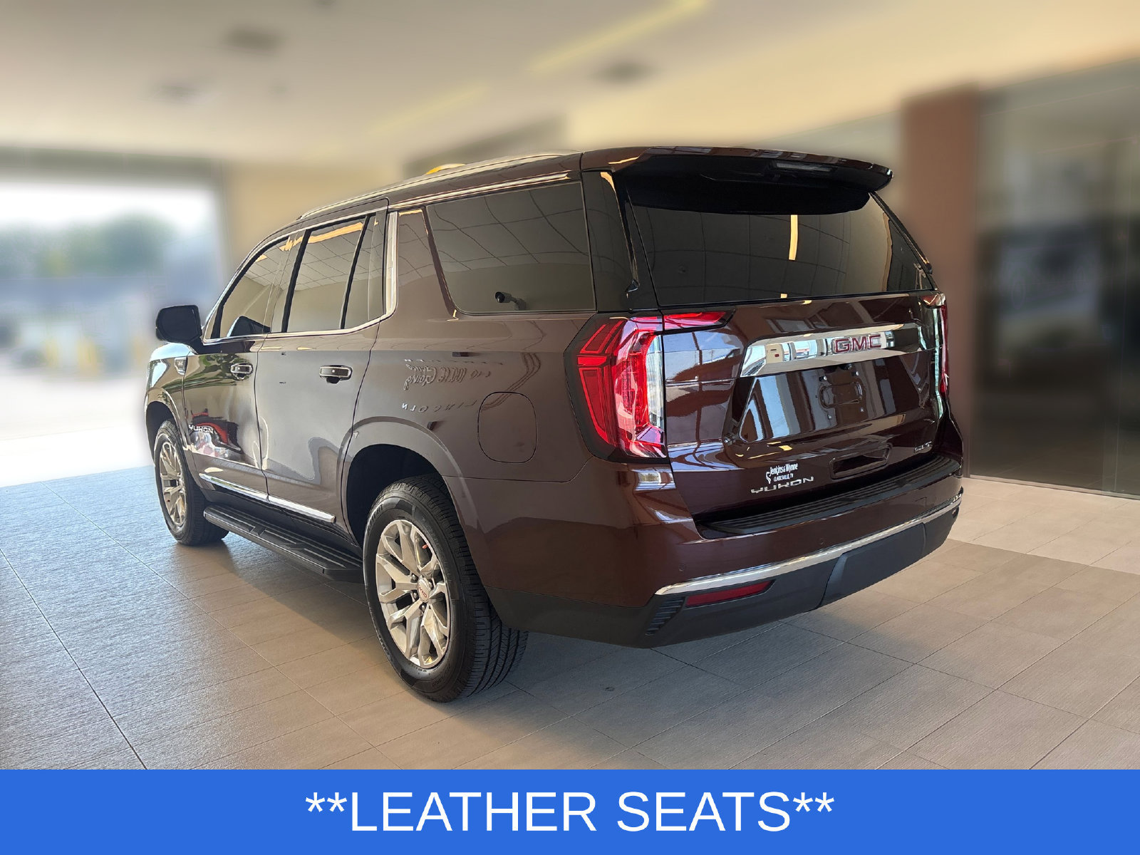 Used 2022 GMC Yukon SLT w/ SLT Premium Package AWD/4WD image 4