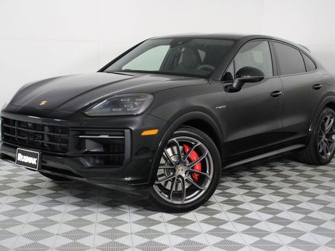 Certified 2025 Porsche Cayenne S AWD/4WD image 34