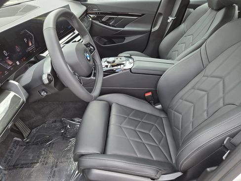 Used 2026 BMW 530i xDrive w/ Premium Package AWD/4WD image 16