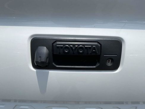 Used 2022 Toyota Tacoma SR RWD image 14