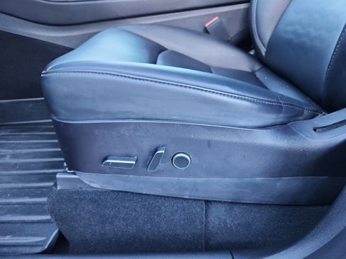 Used 2023 Tesla Model Y Long Range image 14