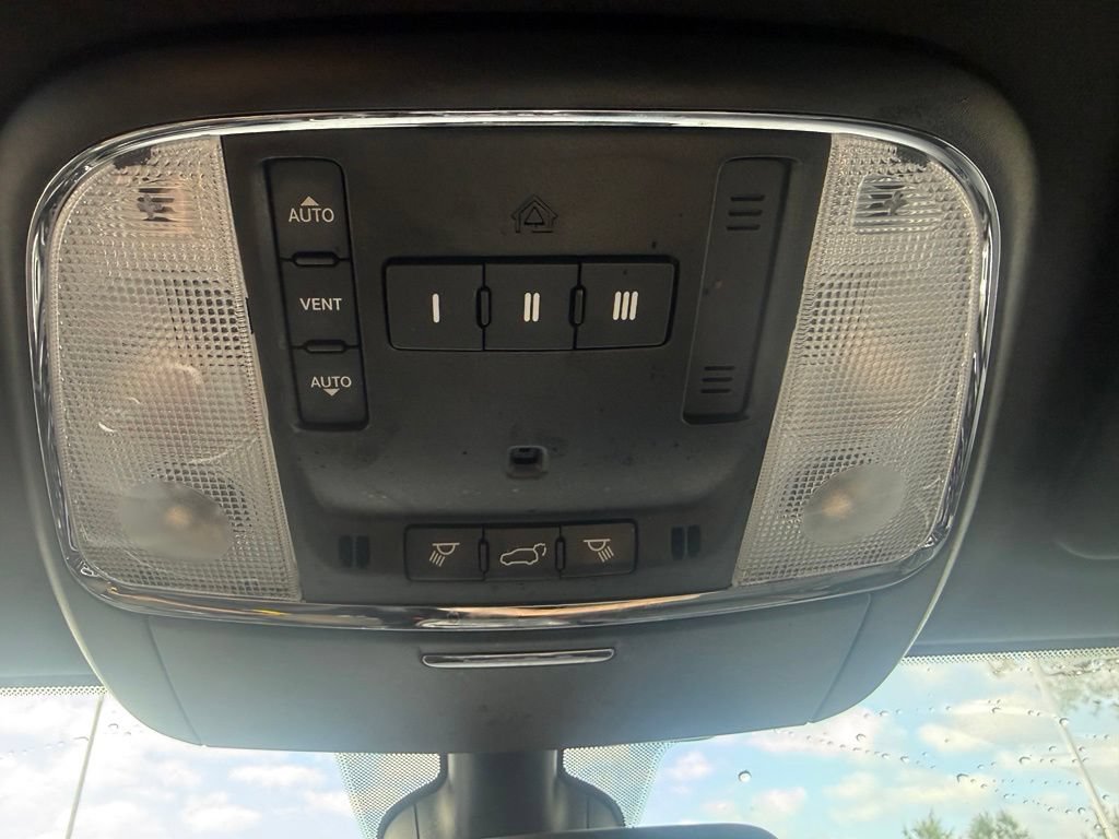 Certified 2022 Jeep Grand Cherokee Limited AWD/4WD image 28