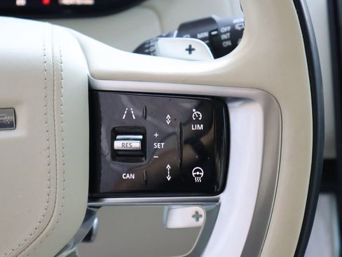 Used 2023 Land Rover Range Rover SE image 31