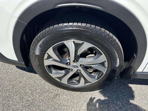 Certified 2022 Subaru Outback Touring AWD/4WD image 6