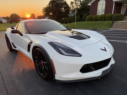 Used 2015 Chevrolet Corvette Z06 w/ 2LZ Preferred Equipment Group RWD image 6