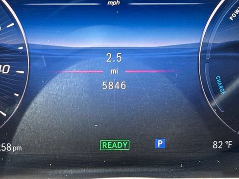 Used 2025 Mercedes-Benz GLC 350e 4MATIC image 25