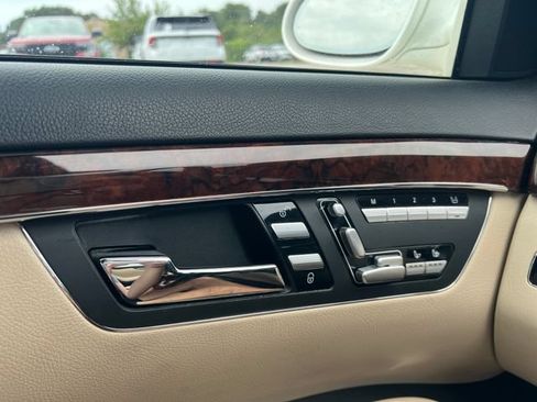 Used 2009 Mercedes-Benz S 550 4MATIC image 28