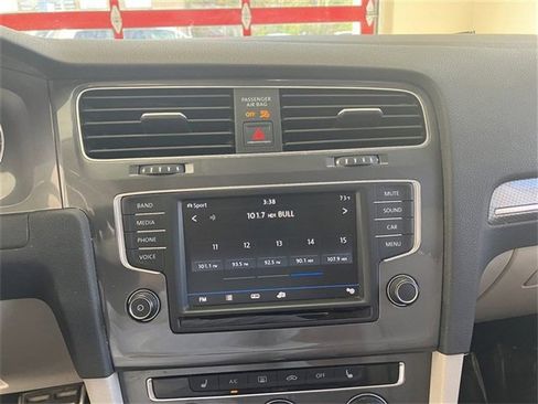 Used 2017 Volkswagen Golf Alltrack SE image 14