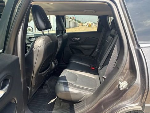 Used 2015 Jeep Cherokee Limited AWD/4WD image 4
