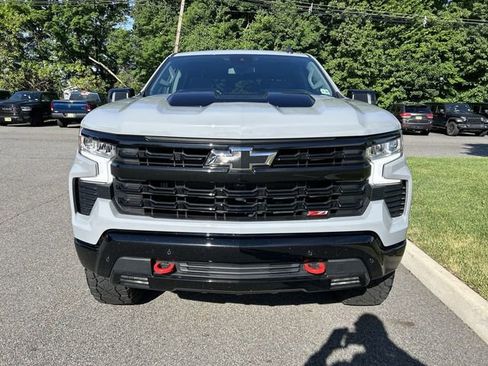 Used 2024 Chevrolet Silverado 1500 LT Trail Boss w/ Convenience Package II AWD/4WD image 3