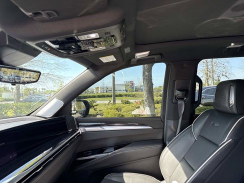 Certified 2025 Cadillac Escalade Sport w/ Touring Package image 27