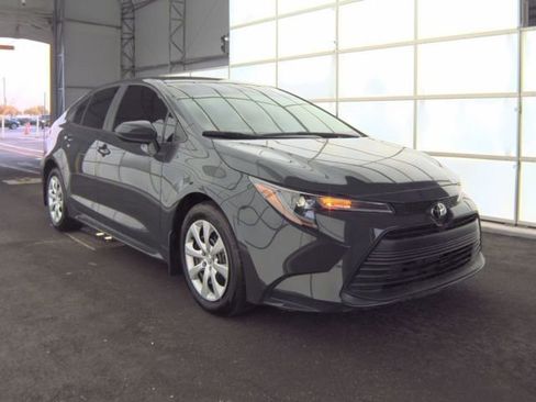 Used 2026 Toyota Corolla LE FWD image 5