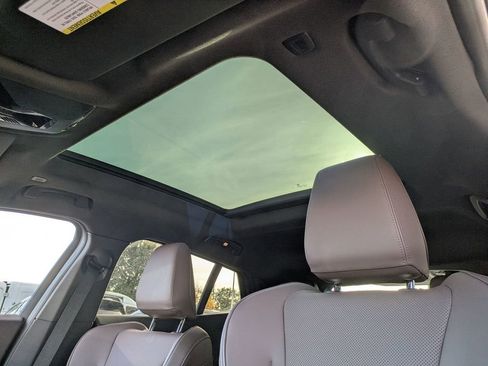 Used 2025 BMW X2 M35i w/ Premium Package image 17