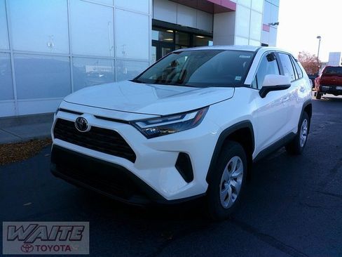 New 2025 Toyota RAV4 LE image 5