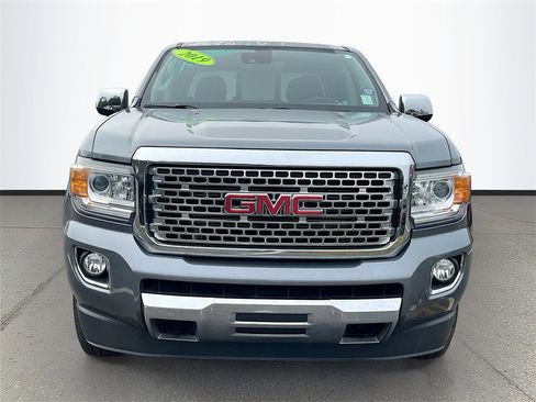 Used 2019 GMC Canyon Denali image 2