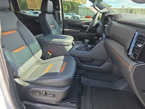 Used 2024 GMC Sierra 1500 AT4 w/ Technology Package image 34