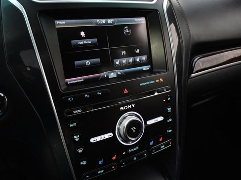 Used 2016 Ford Explorer Platinum AWD/4WD image 28