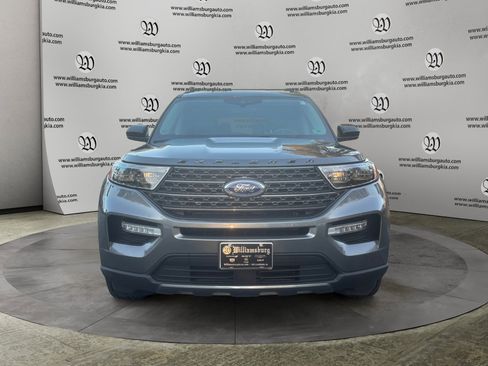 Used 2023 Ford Explorer XLT w/ Equipment Group 202A image 8