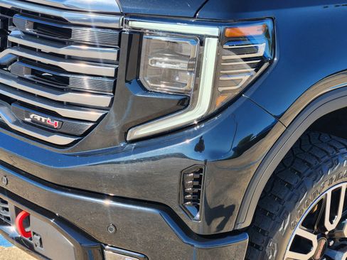 Used 2023 GMC Sierra 1500 AT4 w/ Technology Package AWD/4WD image 28
