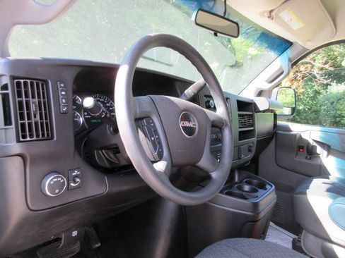 Used 2020 GMC Savana 2500 w/ Driver Convenience Package RWD image 31
