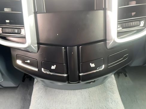 Used 2011 Porsche Cayenne S image 18