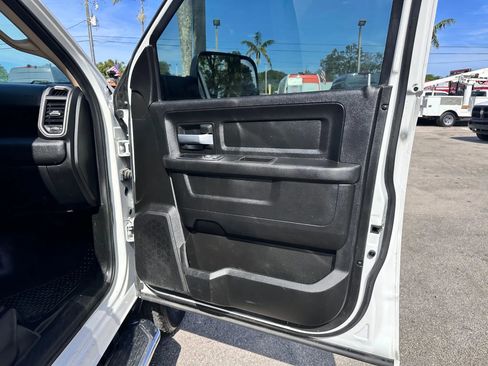 Used 2019 RAM 2500 Tradesman w/ Chrome Appearance Group image 18