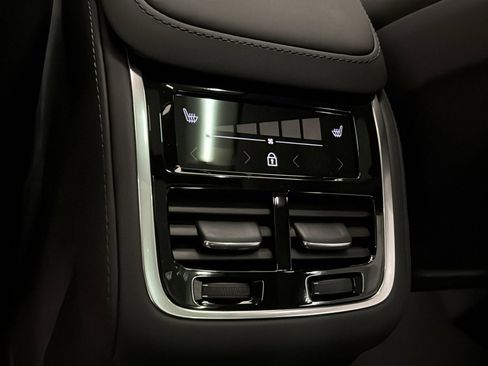 New 2026 Volvo XC90 T8 Plus w/ Protection Package Premier image 27