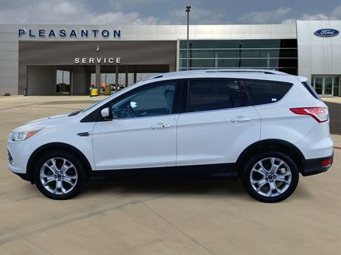 Used 2016 Ford Escape Titanium FWD image 2