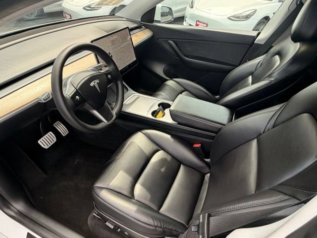 Used 2022 Tesla Model Y Performance AWD/4WD image 9