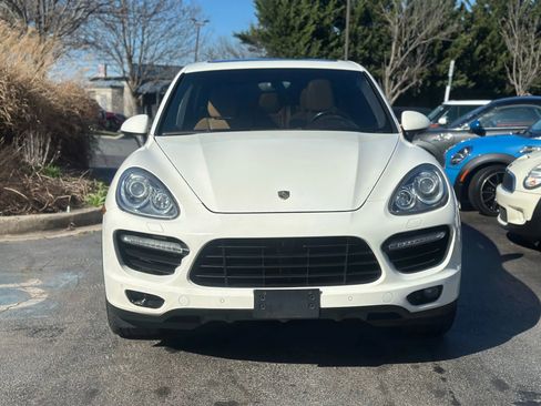 Used 2011 Porsche Cayenne Turbo image 4