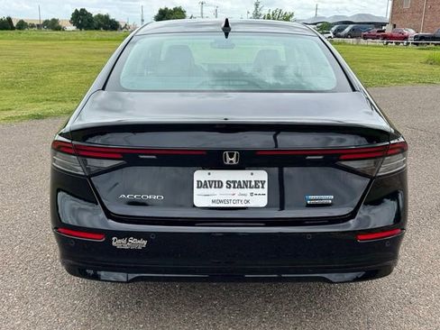 Used 2024 Honda Accord Touring image 5