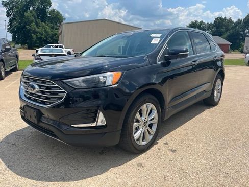 Used 2024 Ford Edge Titanium AWD/4WD image 2