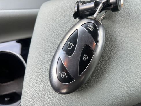 Used 2025 Hyundai Elantra Limited image 21