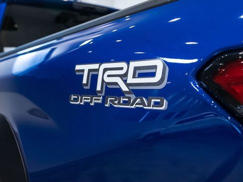 Certified 2025 Toyota Tacoma TRD Off-Road image 11