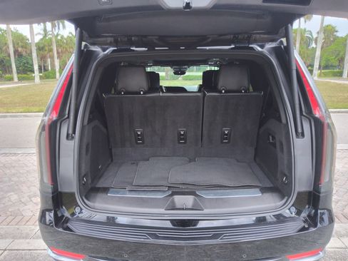 Used 2021 Cadillac Escalade Premium Luxury Platinum AWD/4WD image 57
