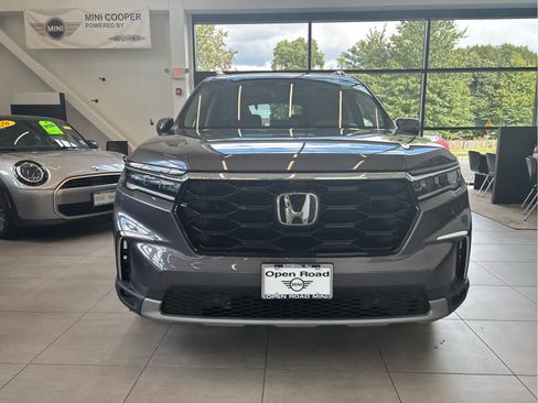 Used 2023 Honda Pilot Elite image 2
