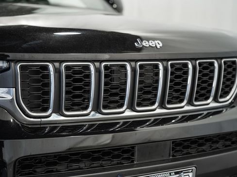 Used 2023 Jeep Grand Cherokee L Laredo w/ Luxury Tech Group I AWD/4WD image 12