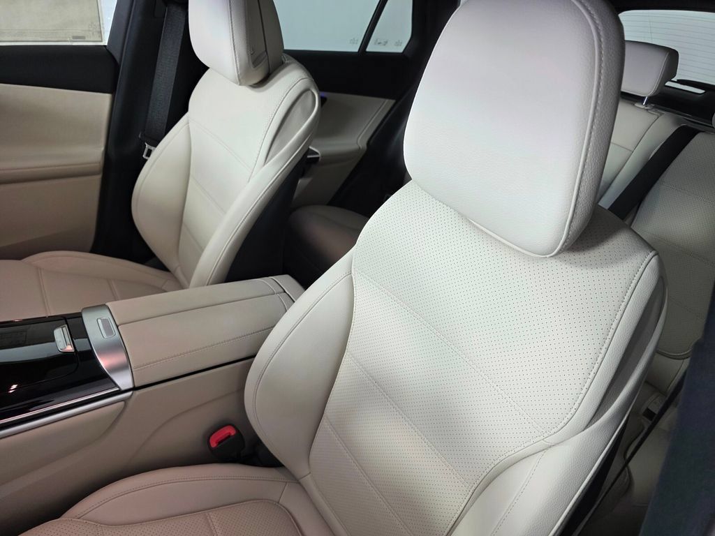 New 2027 Mercedes-Benz GLC 300 image 7