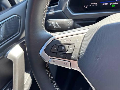 Certified 2023 Volkswagen Tiguan SE w/ Panoramic Sunroof Package FWD image 19