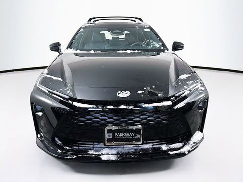 New 2025 Toyota Crown Signia image 2