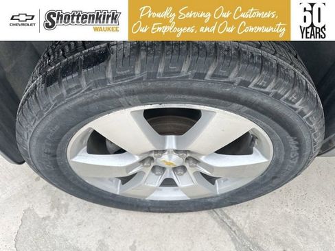 Used 2009 Chevrolet Traverse LTZ image 11