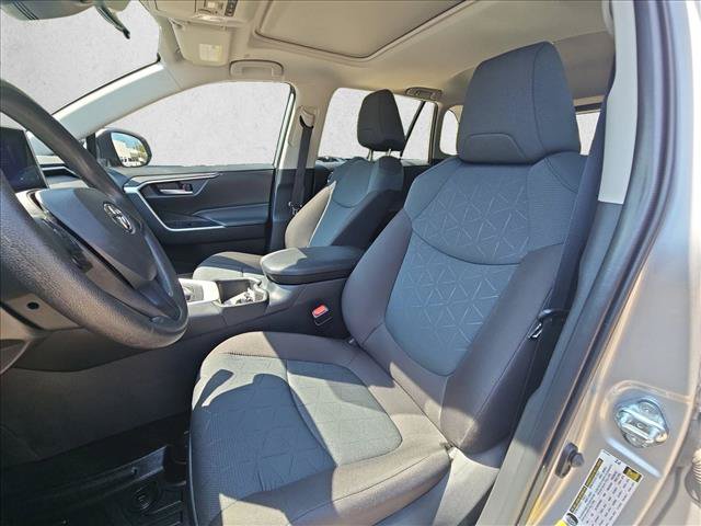 Used 2025 Toyota RAV4 XLE w/ Convenience Package FWD image 16