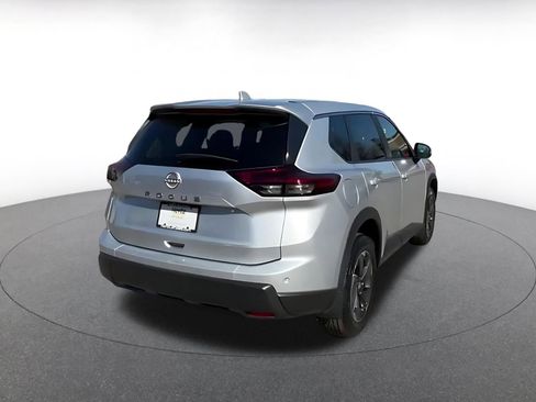 Used 2025 Nissan Rogue SV image 14